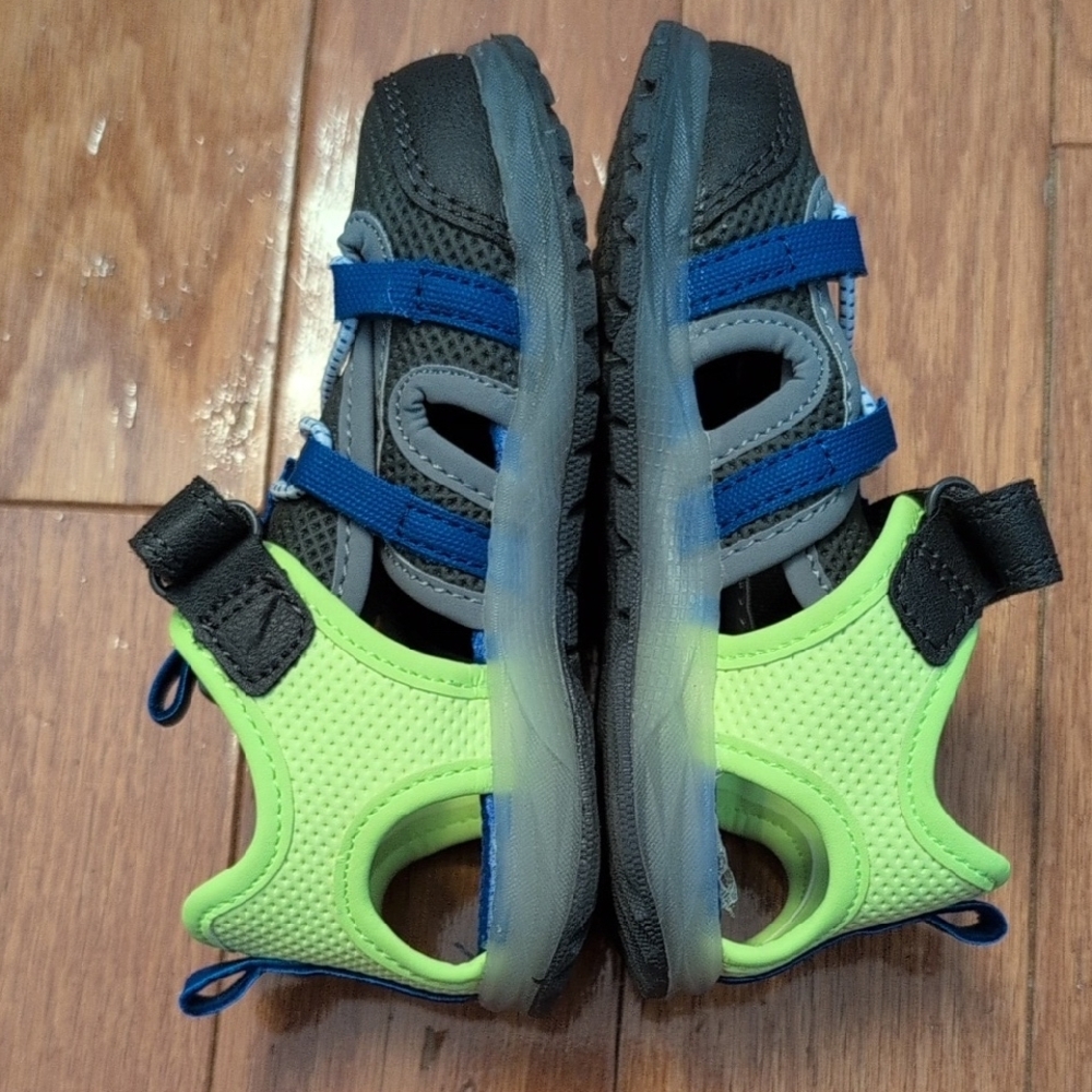 Kids Gray and Neon Green Active Sandals - Picture 7 of 9